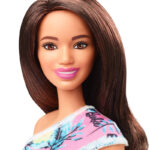 Mattel Barbie Λουλουδάτα Φορέματα – Μαυρομάλλα Κούκλα Με Ροζ Φόρεμα GBK92 / GHT25
