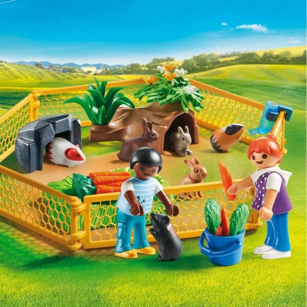 Playmobil Περιφραγμένος Χώρος Με Μικρά Ζωάκια 70137