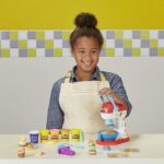 Hasbro Play-Doh Spinning Treats Mixer E0102