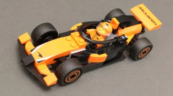 LEGO City F1 Driver With McLaren Race Car (60442)